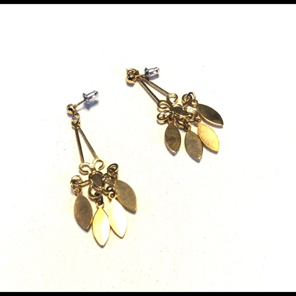 Vintage Dangle Earrings Cream enamel Gold Tone - Picture 2 of 3